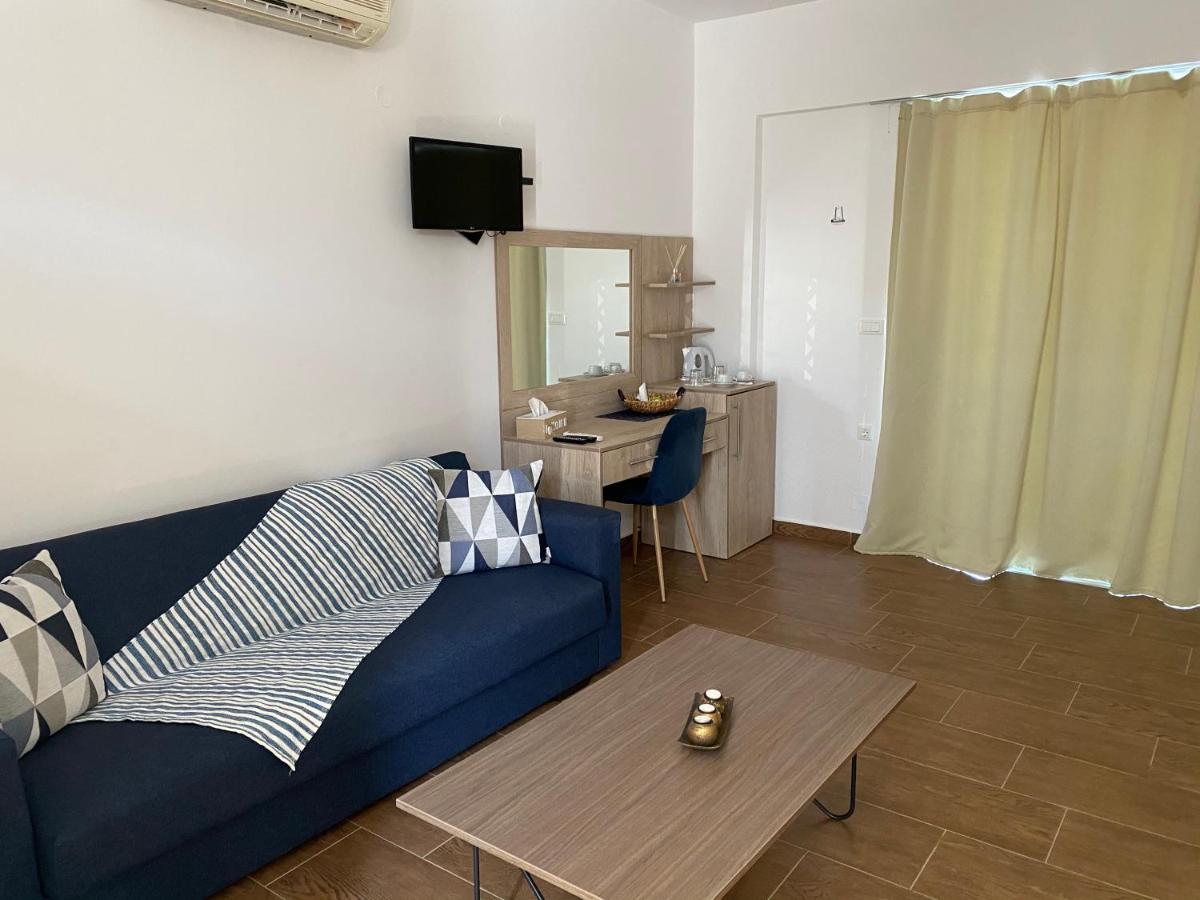 Grande Blue Suites With Private Bay Archangelos  Extérieur photo